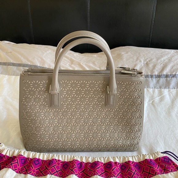 Tory Burch ROBINSON FLORAL PERFORATED
MINI DOUBLE-ZIP TOTE in French Gray - Picture 3 of 7